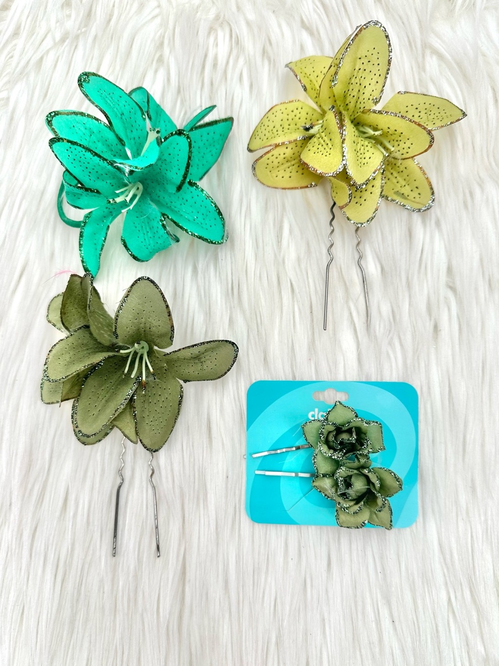 CLAIRES GREEN FLOWER CILPS